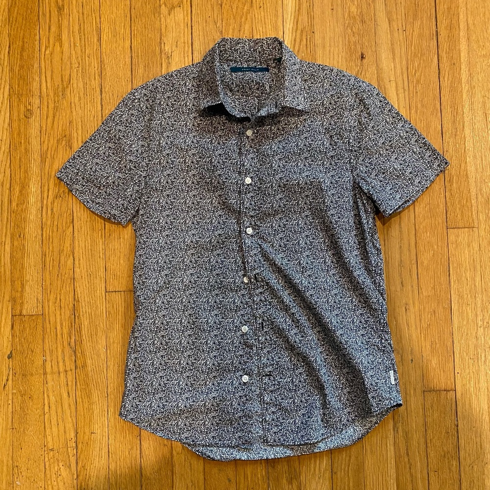 Perry Ellis short sleeve shirt